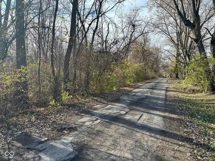 2948 Sapphire Boulevard, Indianapolis, IN 46268 - Image #3