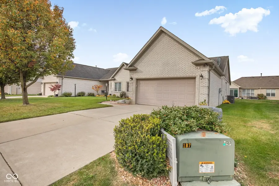 554 Weyworth Place, Greenwood, IN 46142 - Image #2