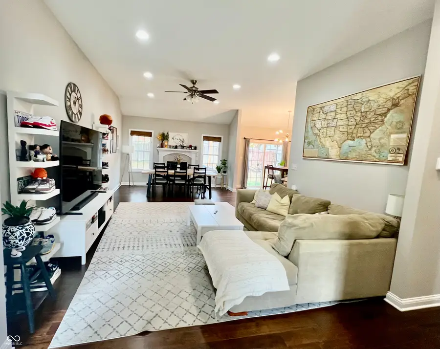 6126 Regency Drive, Columbus, IN 47203 - Image #2