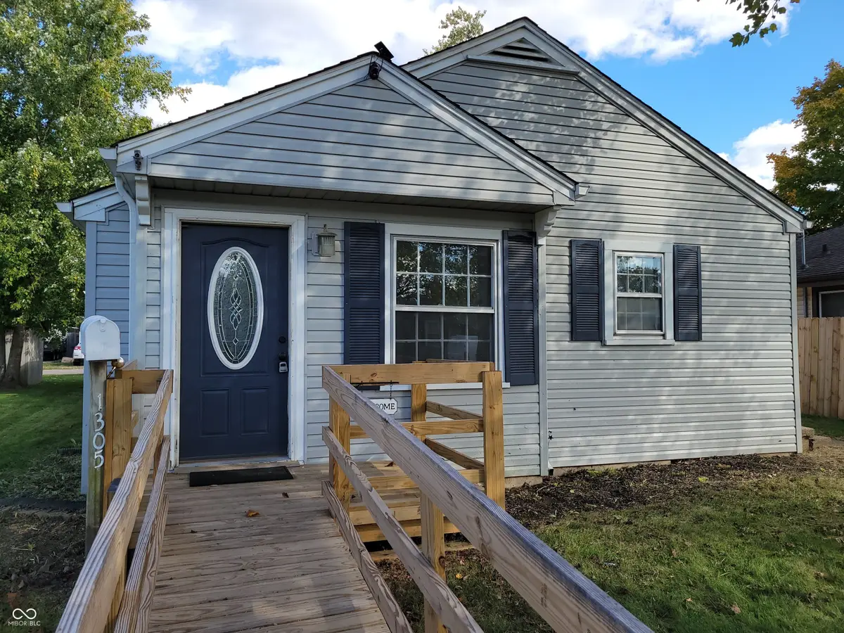 1305 Court Street, Columbus, IN 47201 - #1