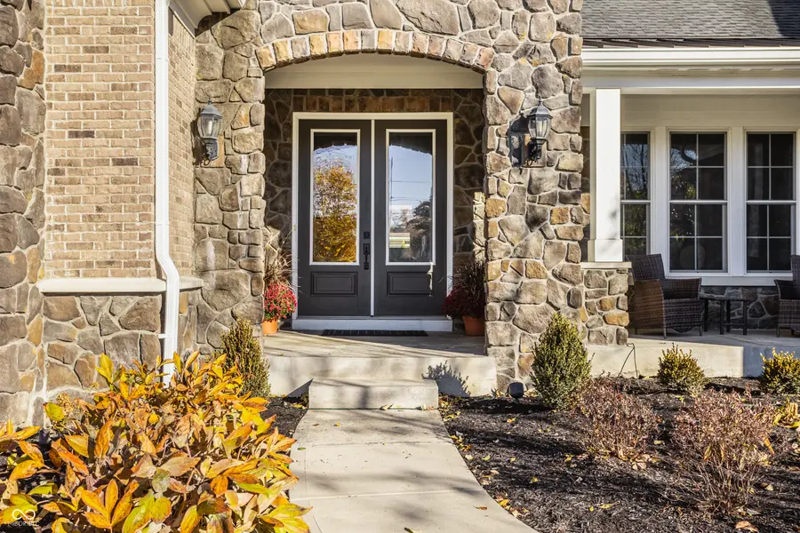 11552 Willow Bend Drive, Zionsville, IN 46077 - Image #2