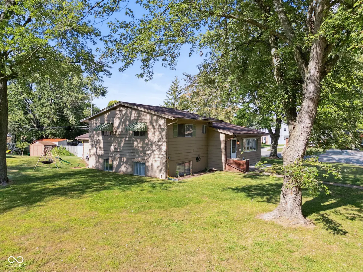 3042 Fairlawn Drive, Columbus, IN 47203 - Image #1