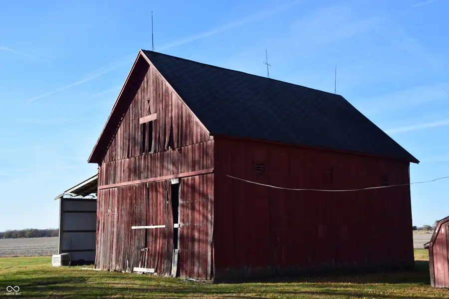 2488 E Old Rushville Road, Shelbyville, IN 46176 - Image #2