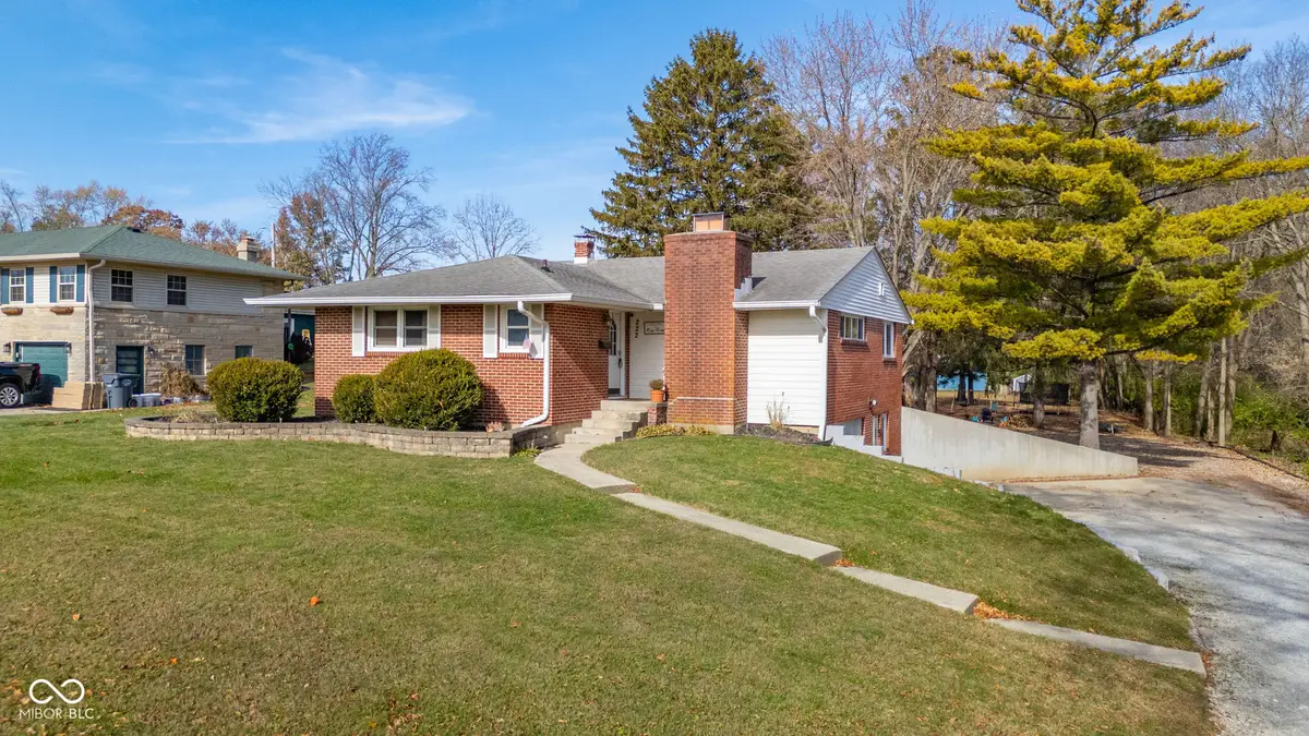 222 E Mckenzie Road, Greenfield, IN 46140 - Image #1