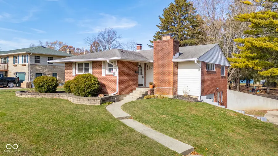 222 E Mckenzie Road, Greenfield, IN 46140 - Image #2