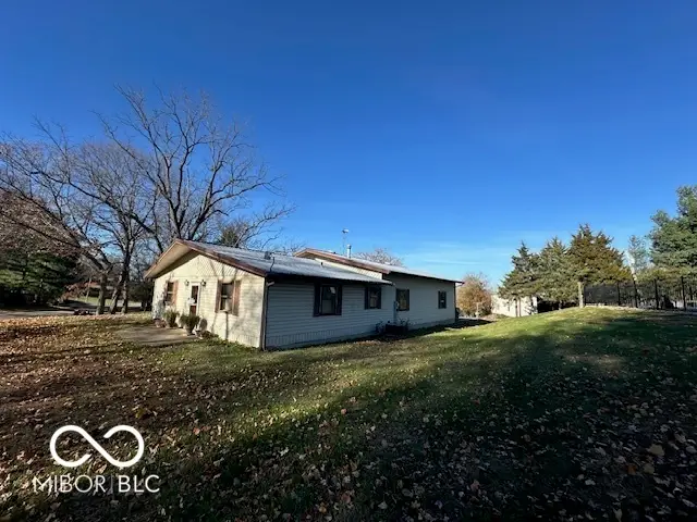 1204 Old State Road 60 E, Salem, IN 47167 - Image #3