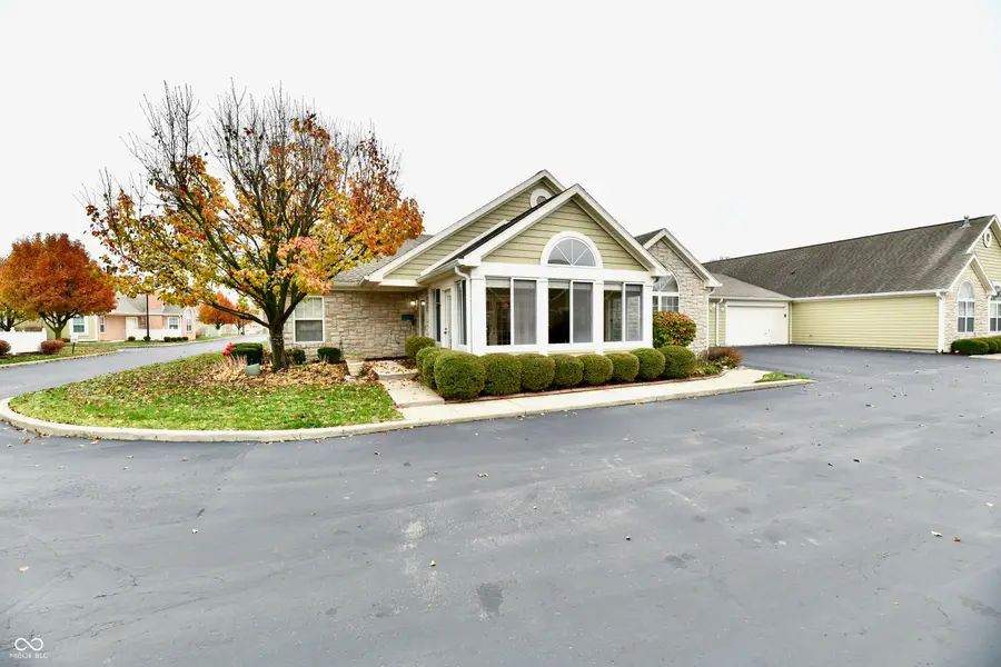 7415 Chapel Villas Drive #UNIT B, Indianapolis, IN 46214 - Image #2