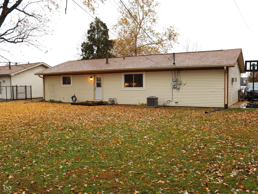 908 Summer Road, Greenwood, IN 46143 - Image #2