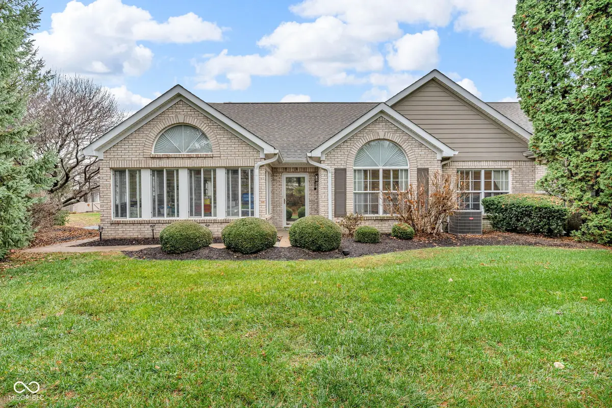 7330 Lake Lakota Place, Indianapolis, IN 46217 - Image #1