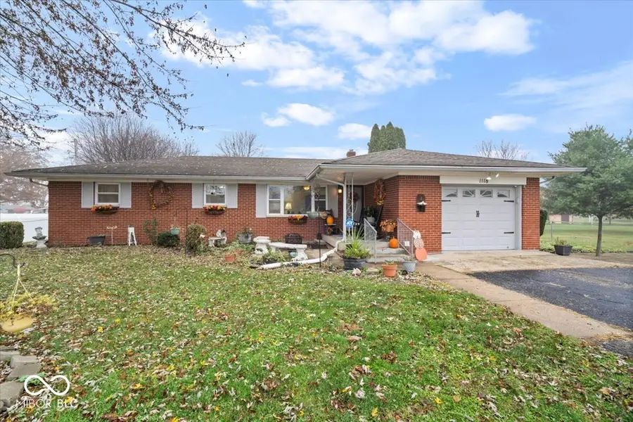 1118 Mullinix Road, Greenwood, IN 46143 - Image #2