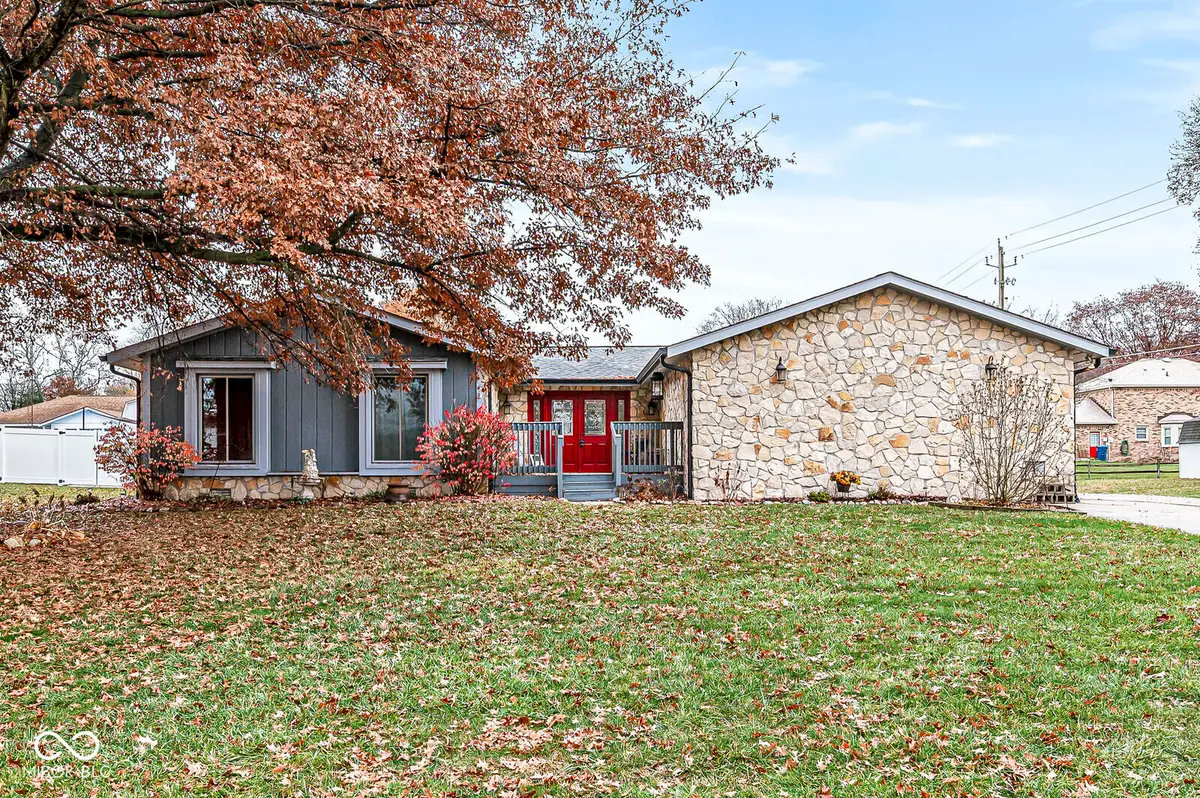 807 Oak Court, Greenfield, IN 46140 - Image #1