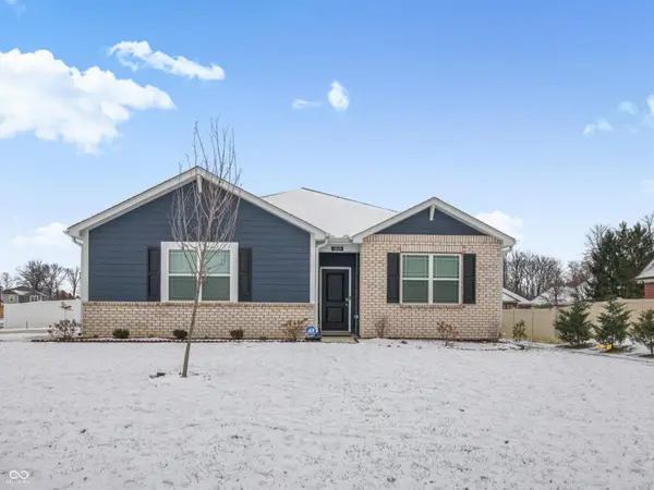 3809 S Woodfield Drive, New Palestine, IN 46163