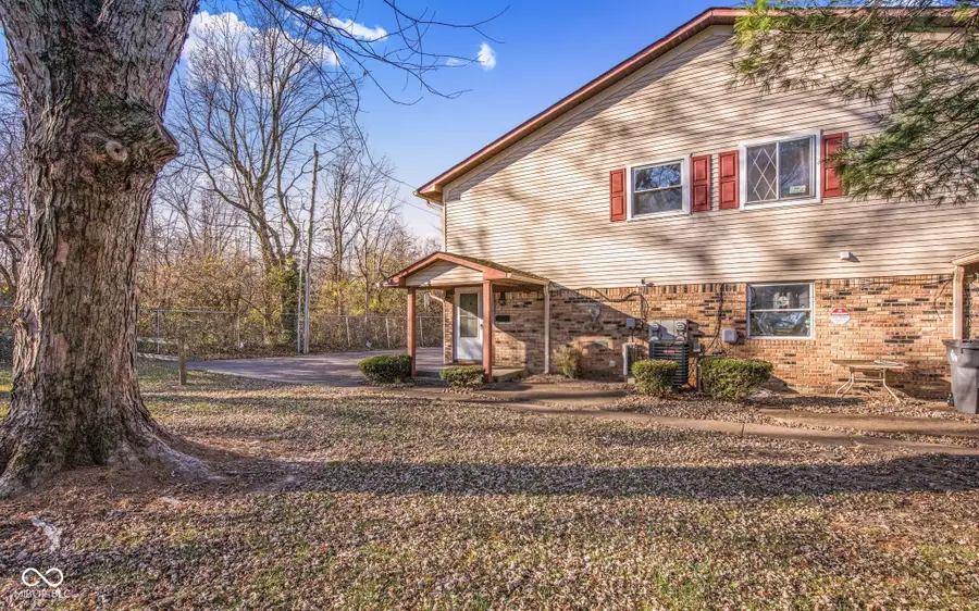 10231 Penrith Drive, Indianapolis, IN 46229 - Image #2