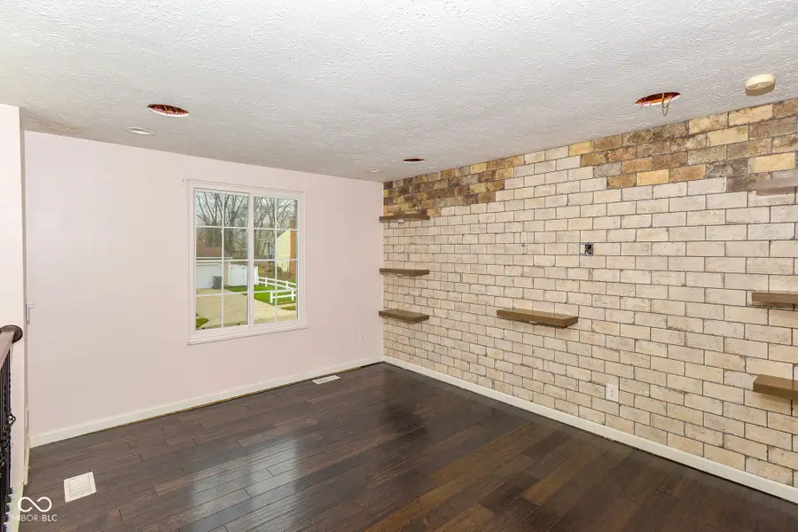 6911 Littleton Drive, Indianapolis, IN 46221 - Image #2