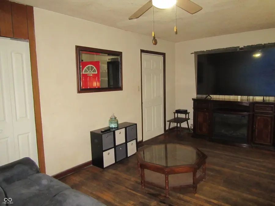 1118 S Morgantown Road, Greenwood, IN 46143 - Image #2