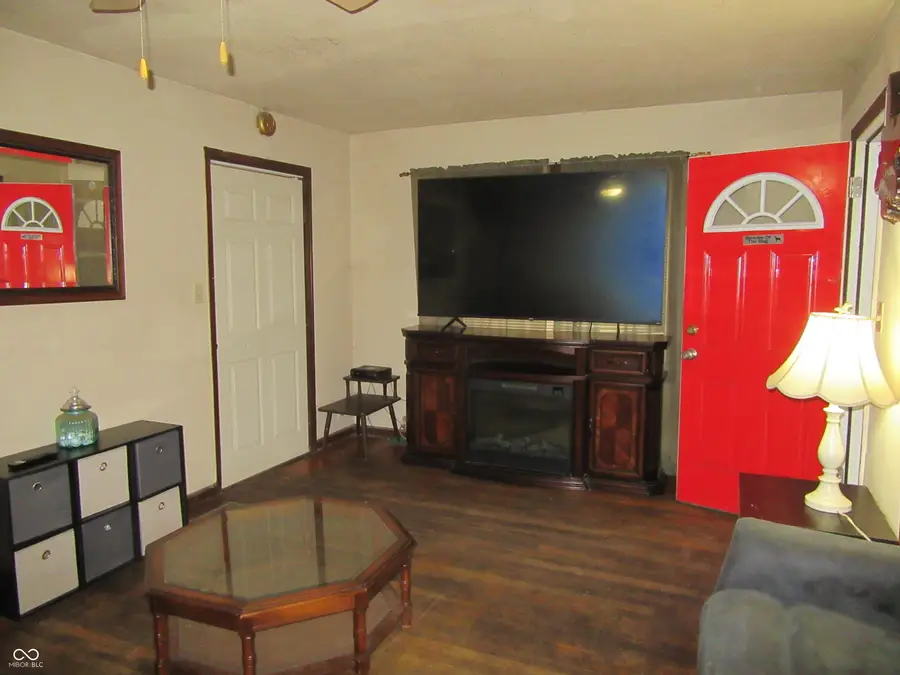 1118 S Morgantown Road, Greenwood, IN 46143 - Image #3