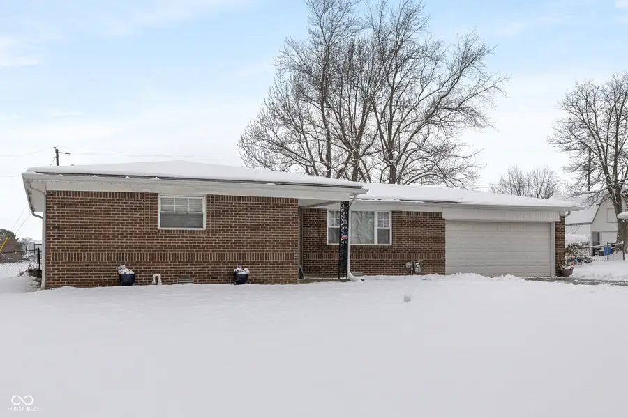 58 N Eastern Village Drive, Greenfield, IN 46140 - Image #2