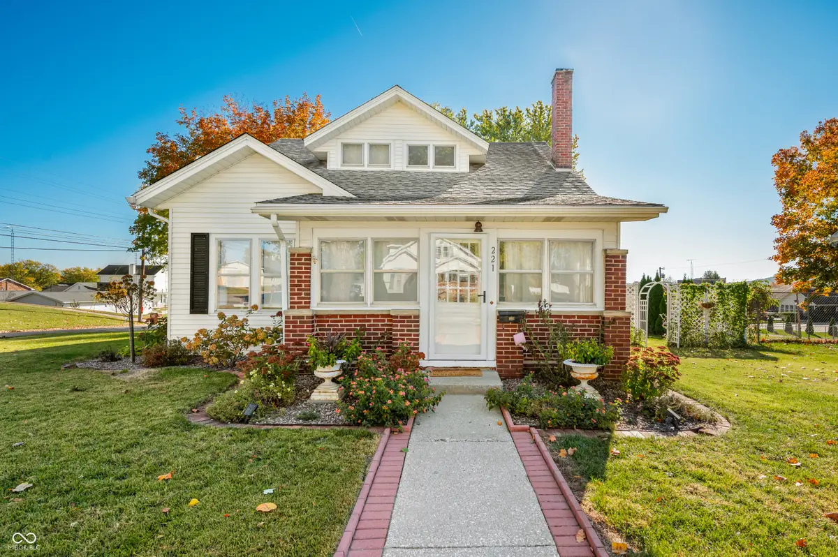 221 N High Street, Brownstown, IN 47220 - Image #1