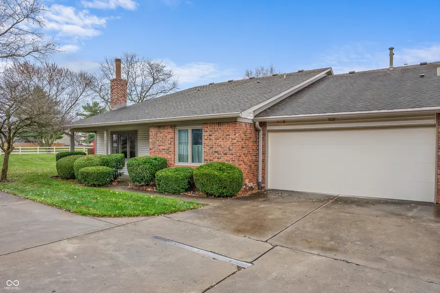 7609 Farm View Circle E, Indianapolis, IN 46256 - Image #3