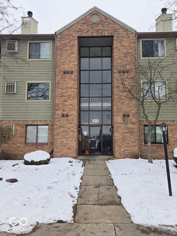 4351 Village Parkway Circle W, Indianapolis, IN 46254