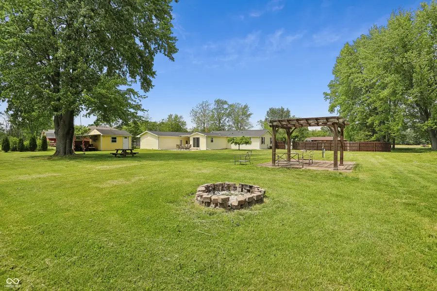 617 W 1000 N, Fortville, IN 46040 - Image #2