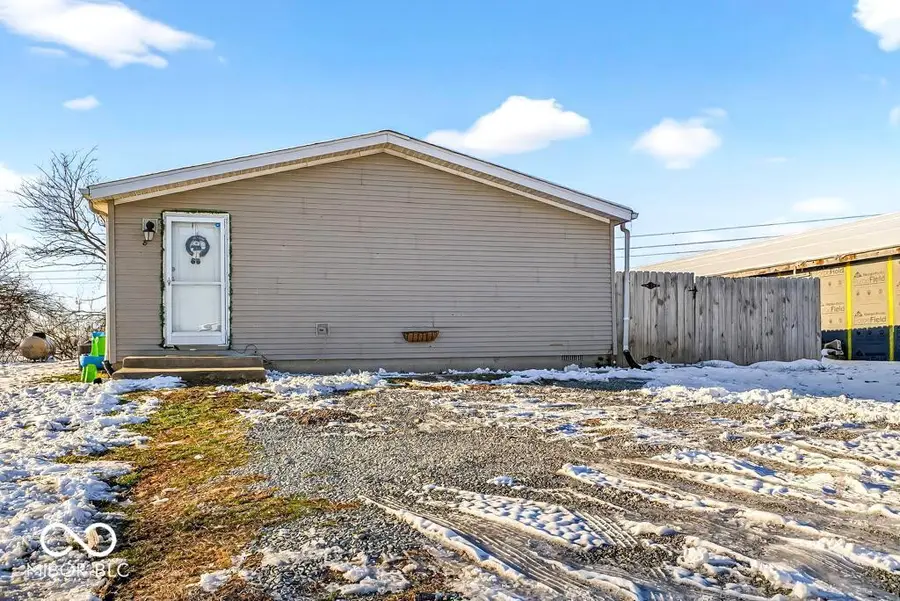 8 Fountain Lake Drive, Greenfield, IN 46140 - Image #2