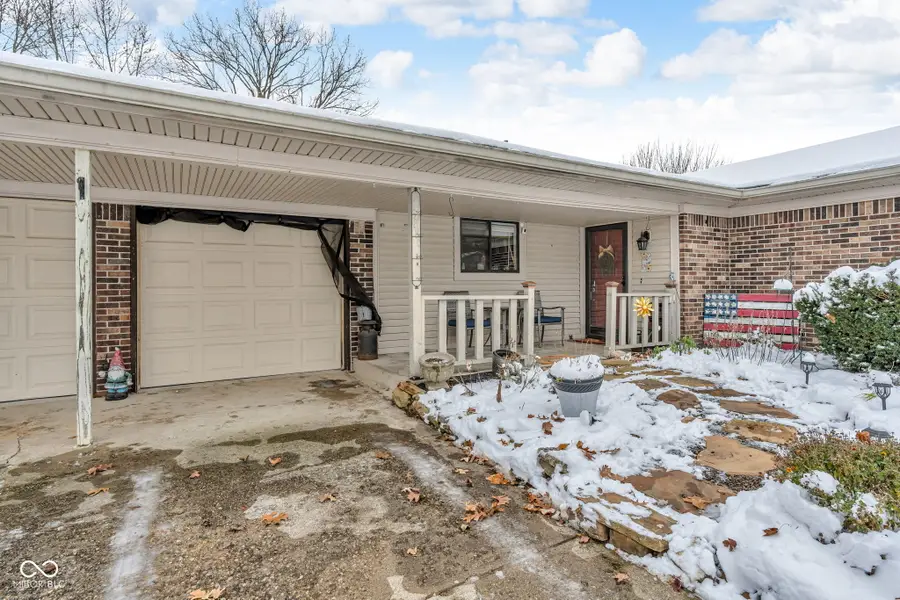 3889 Pineview Lane, Greenwood, IN 46142 - Image #3