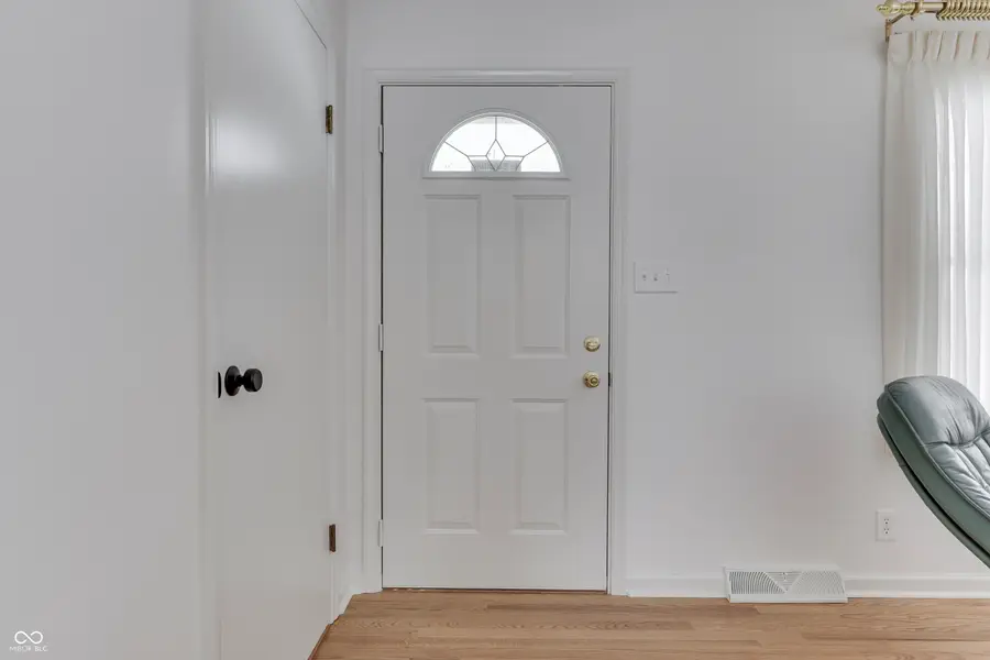 4555 Blackstone Drive, Indianapolis, IN 46237 - Image #2