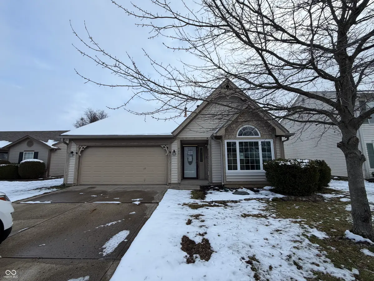 923 N Mill Run Boulevard, Greenfield, IN 46140 - Image #1