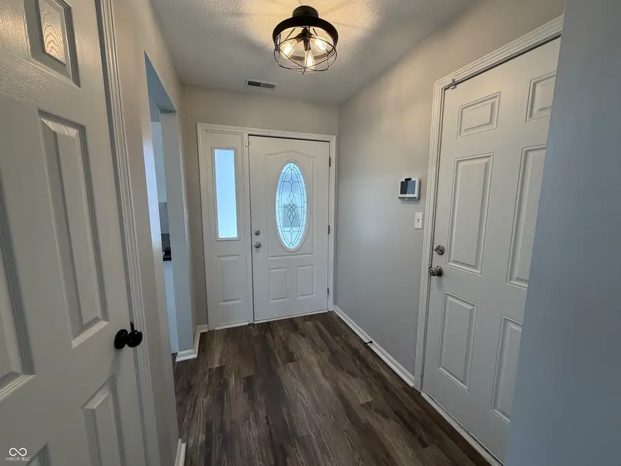 923 N Mill Run Boulevard, Greenfield, IN 46140 - Image #3