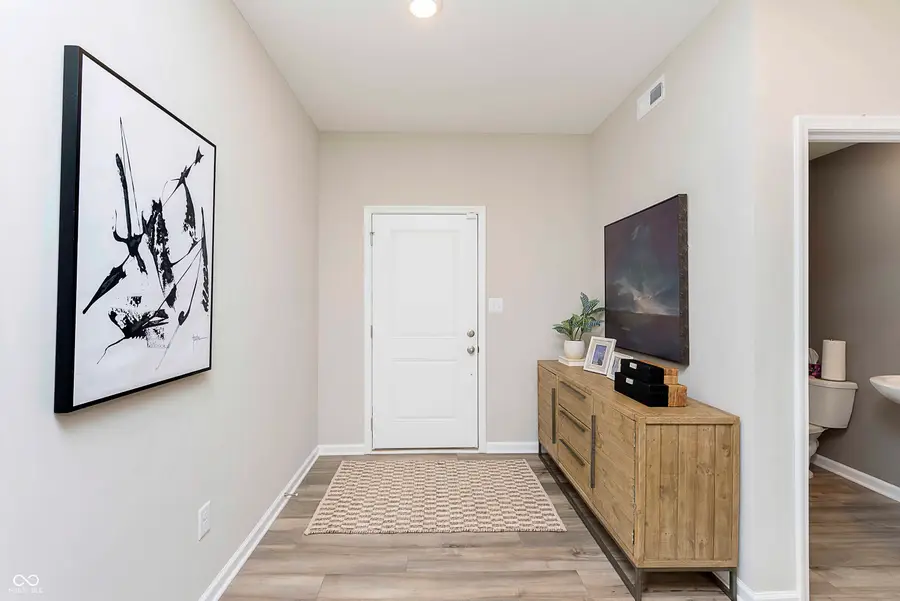 10909 Helmcrest Drive, Indianapolis, IN 46239 - Image #3