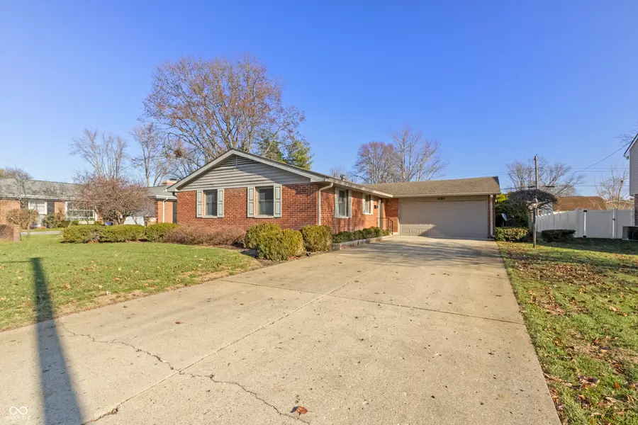 2565 Chestnut Street, Columbus, IN 47201 - Image #2