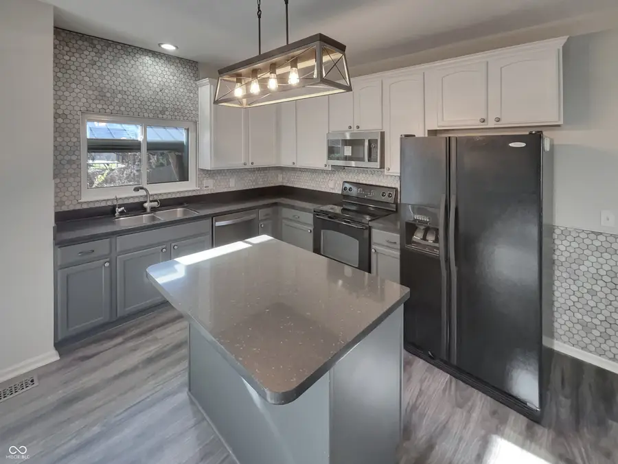 11987 Quarry Court, Fishers, IN 46037 - Image #2