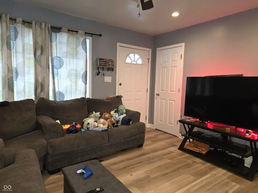 718 Berkeley Drive, Shelbyville, IN 46176 - Image #3