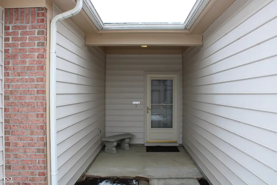 6549 Southern Cross Drive, Indianapolis, IN 46237 - Image #2