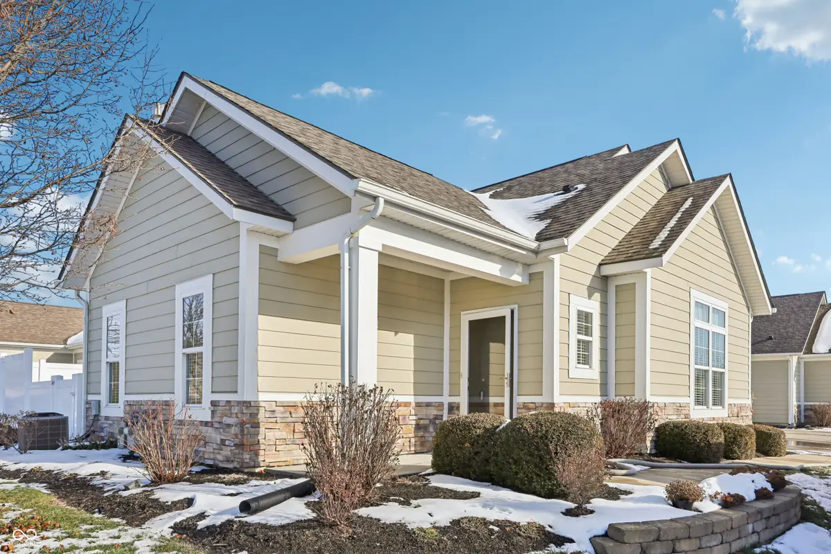 1091 Distinctive Way, Greenfield, IN 46140 - Image #1