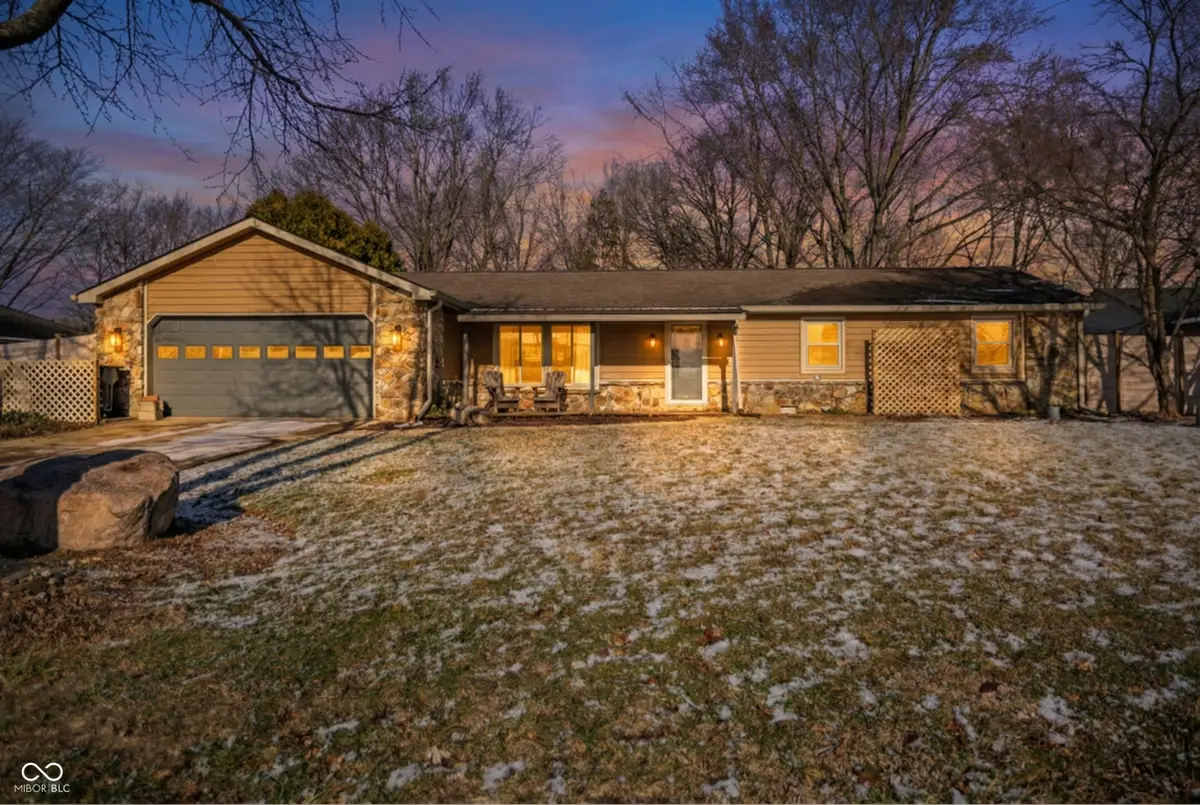 102 E Hillsboro Drive, Pendleton, IN 46064 - Image #1