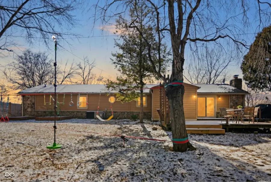 102 E Hillsboro Drive, Pendleton, IN 46064 - Image #3