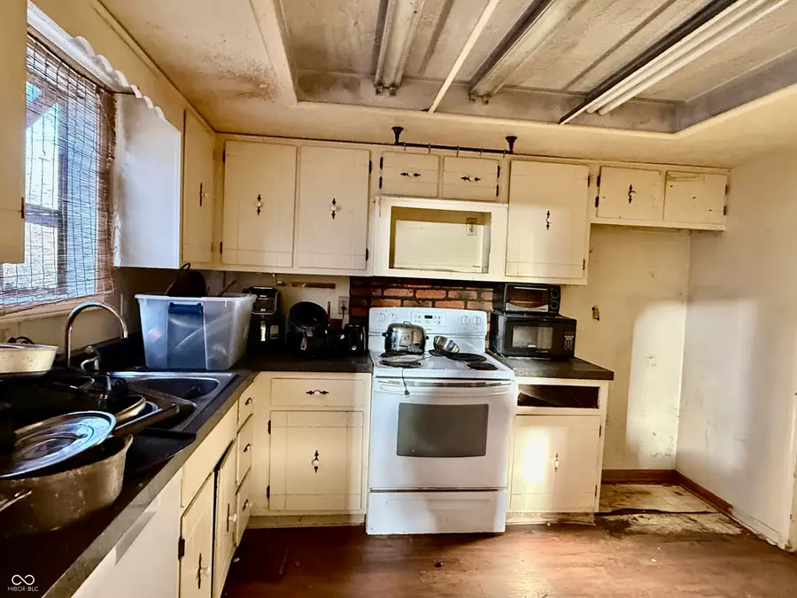 7608 Eagle Valley Pass, Indianapolis, IN 46214 - Image #2