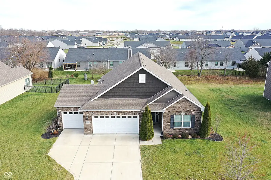 121 Halldale Drive, Whiteland, IN 46184 - Image #2