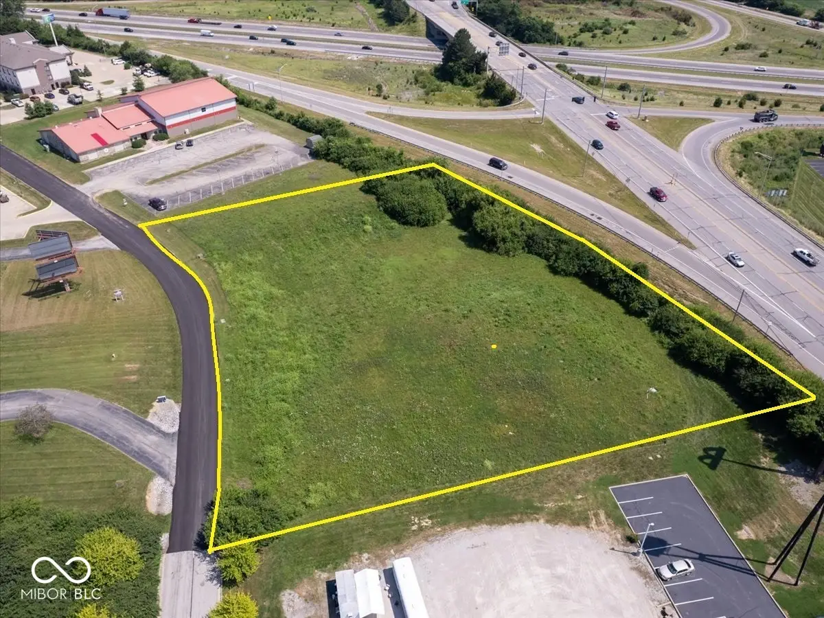 22 Rampart West Road, Shelbyville, IN 46176 - #1