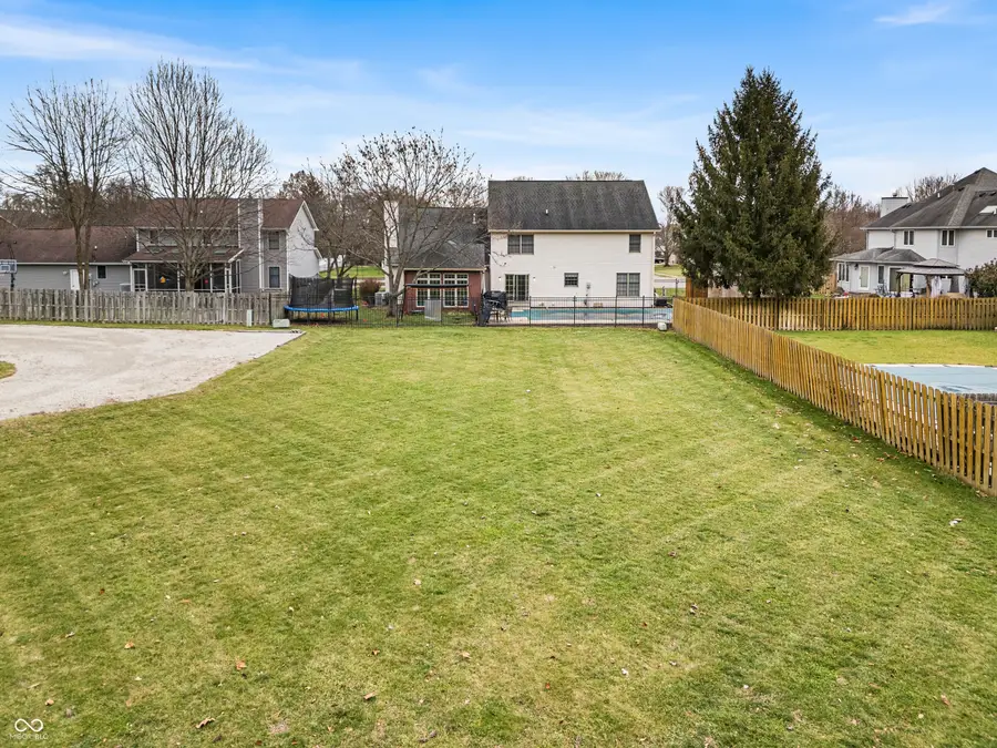 4331 River Road, Columbus, IN 47203 - Image #2