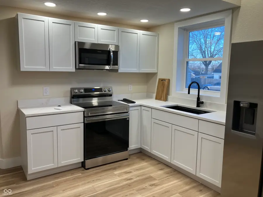 1702 S E Street, Elwood, IN 46036 - #2