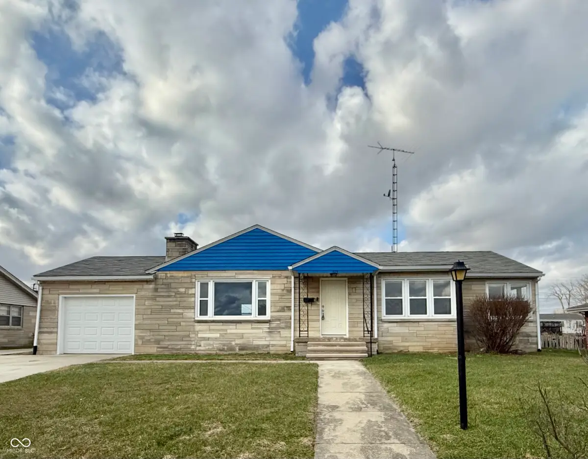 824 S Main Street, Brownstown, IN 47220 - Image #1