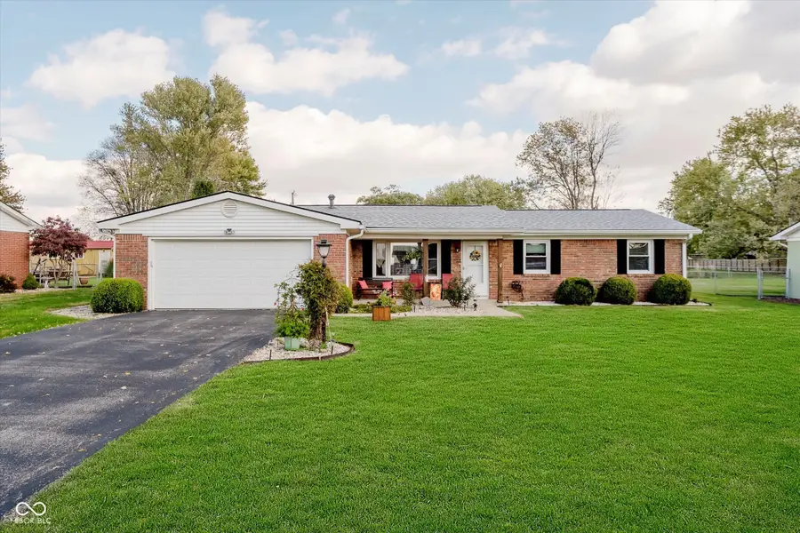 2140 S Fairview Drive, Shelbyville, IN 46176 - #2