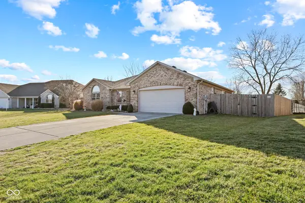 3846 S Redbird Trail, New Palestine, IN 46163