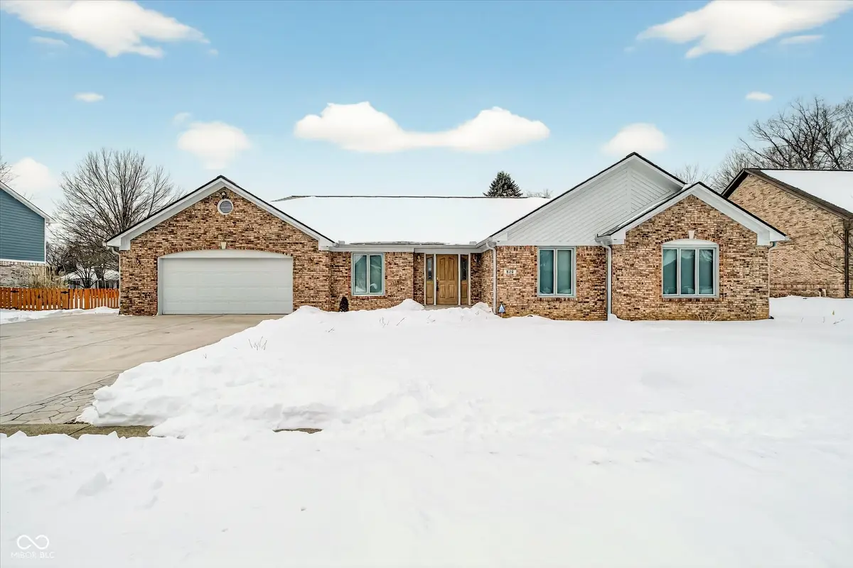 620 Hamlet Drive, Avon, IN 46123 - #1