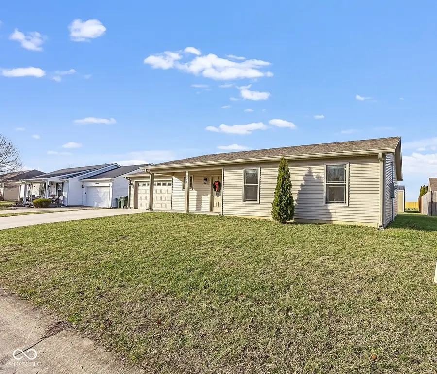921 S Creek Drive E, Greensburg, IN 47240 - Image #2
