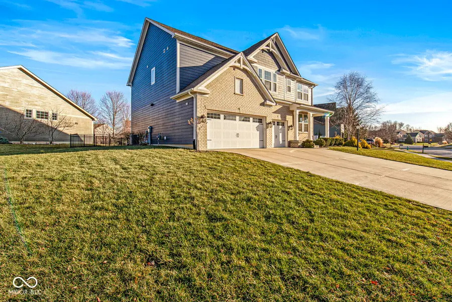 2401 Woodcreek Crossing Boulevard, Avon, IN 46123 - Image #3