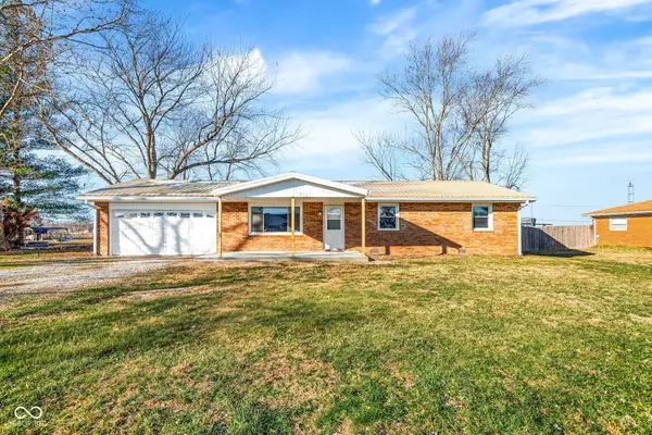 652 N Dellasburg Road, Columbus, IN 47203